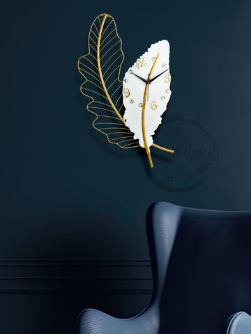 Luxurious Feather Shaped Metal Wall Clock