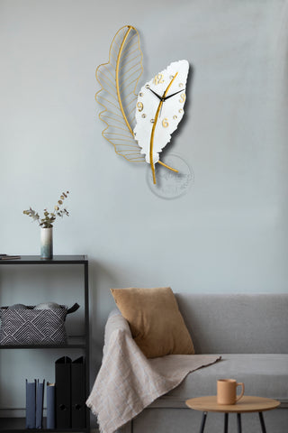 Luxurious Feather Shaped Metal Wall Clock