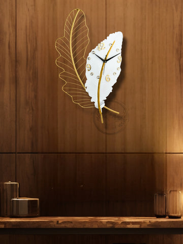 Luxurious Feather Shaped Metal Wall Clock