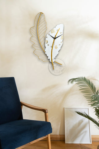 Luxurious Feather Shaped Metal Wall Clock